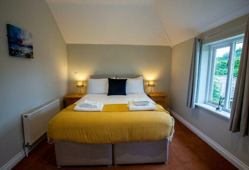 اتاق استاندارد, The Three Lions