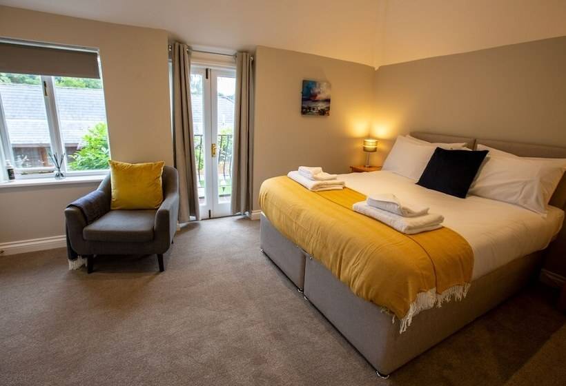 اتاق استاندارد, The Three Lions