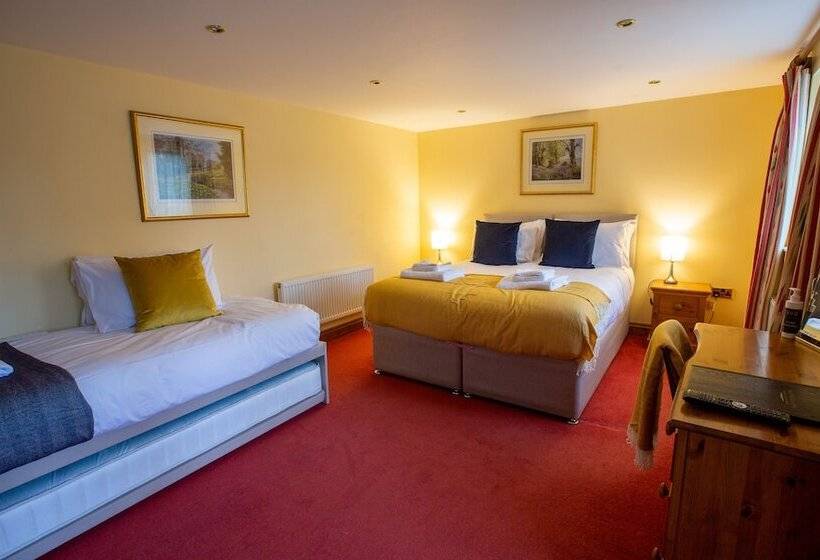 اتاق خانوادگی, The Three Lions