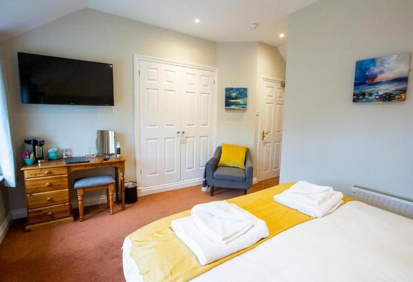 اتاق استاندارد, The Three Lions