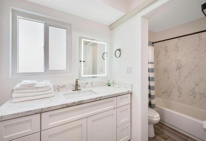 Номер Deluxe, Unik Motel