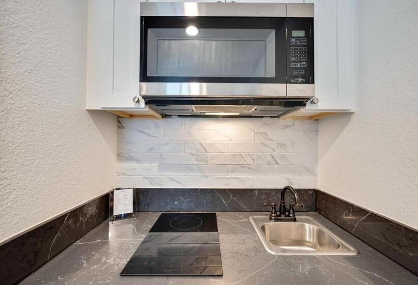 장애인을 위한 킹사이즈 침대 스탠다드 룸, Unik Motel