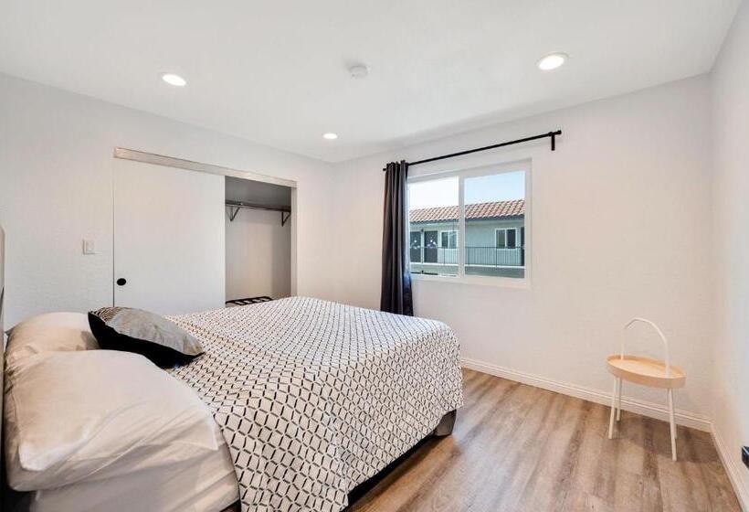 Люкс 2 Спальни, Unik Motel