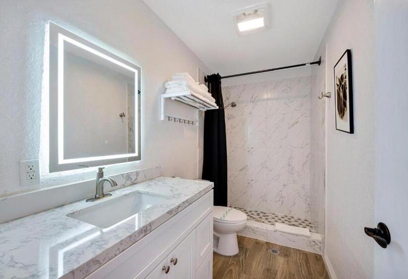 סוויטת 2 חדרי שינה, Unik Motel