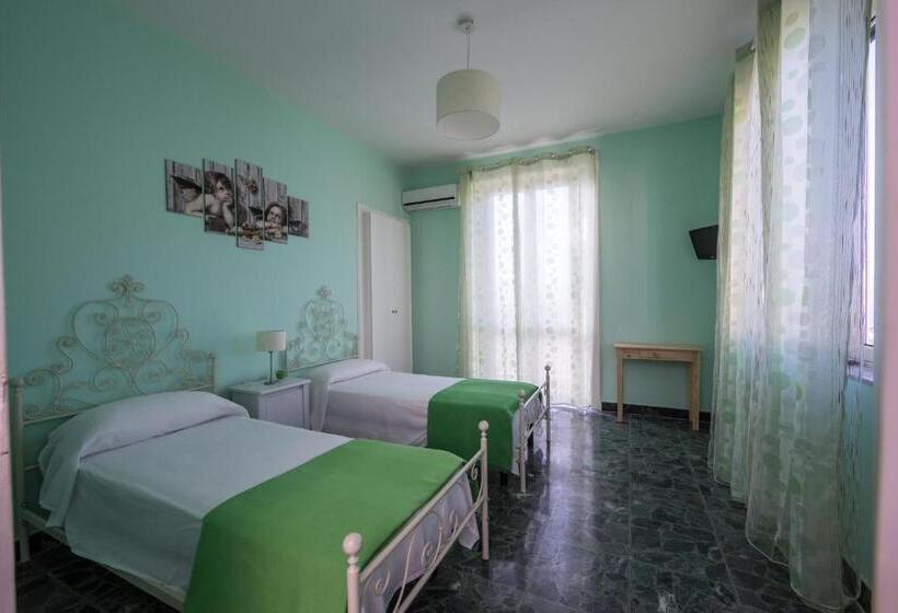 Номер Стандарт с Балконом, La Casa Di Eolo