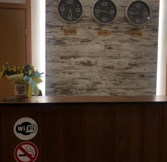 スタンダード４人部屋, отель меридиан