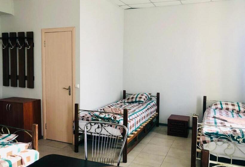 スタンダード４人部屋, отель меридиан