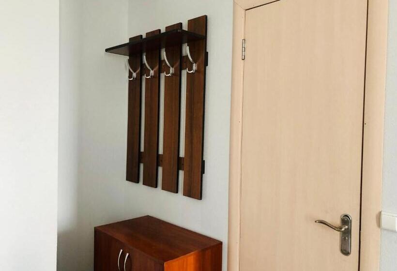 スタンダード４人部屋, отель меридиан