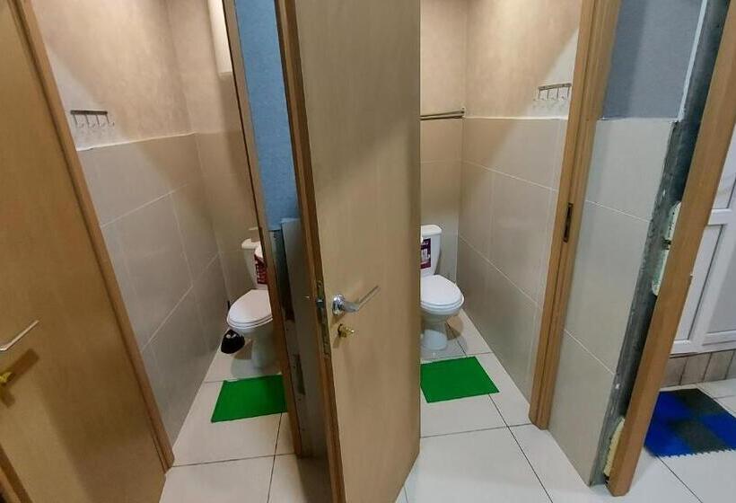 バス共有のスタンダードルーム, отель меридиан