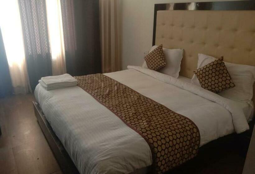 キングサイズベッドのスタンダードルーム, Tavisha Kanatal Hills Chamba