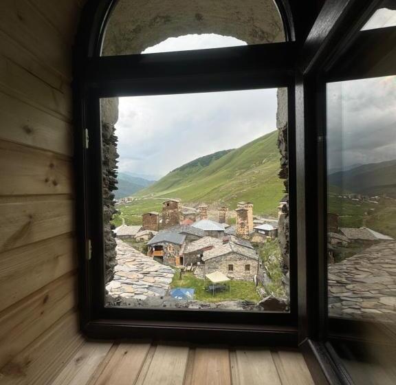 اتاق استاندارد با چشم‌انداز کوهستان, Chazhashi Guesthouse