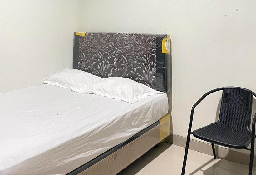 اتاق استاندارد, Almira Homestay Ambon Mitra Reddoorz