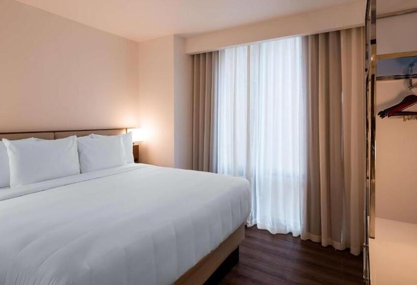 스탠다드 룸 킹사이즈 침대, Best Western Premier Empire State