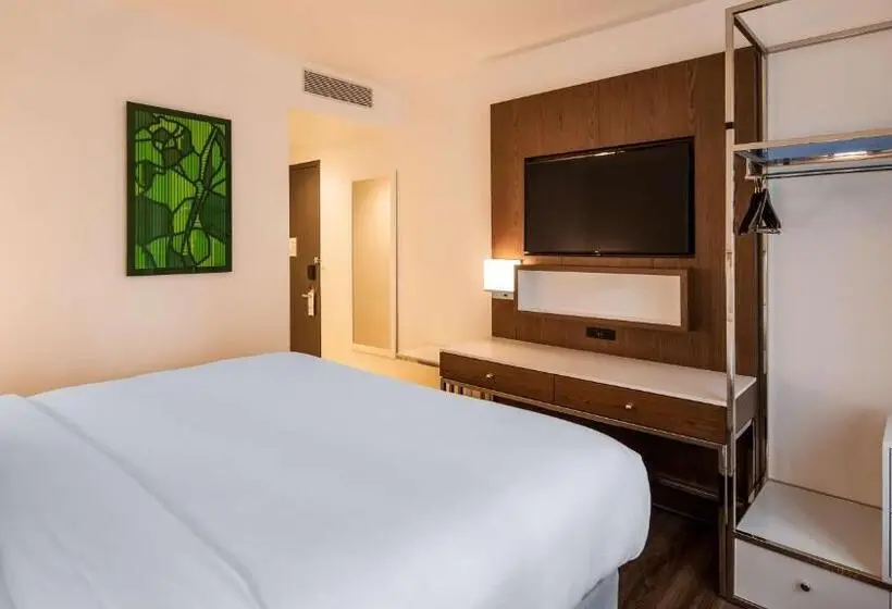 Standard-invahuone, Best Western Premier Empire State