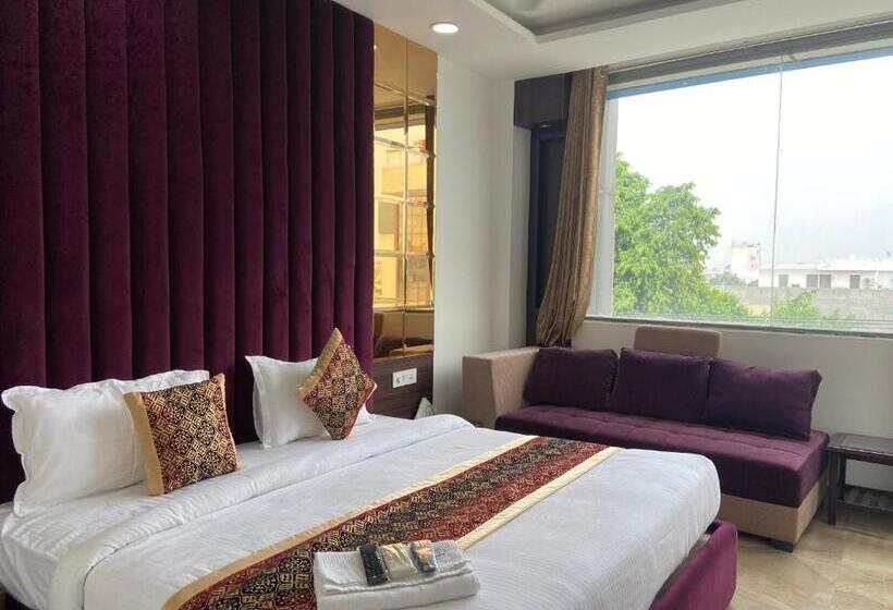 シティビュースイート, California Heights