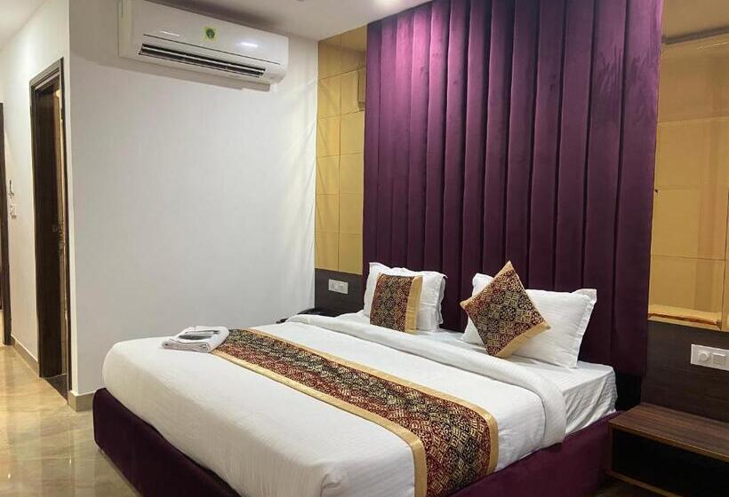 シティビュースイート, California Heights