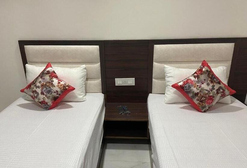 スタンダードルーム, California Heights