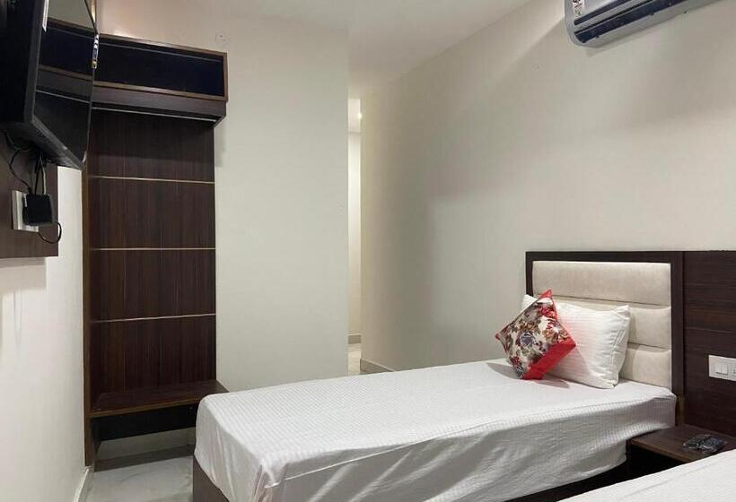 スタンダードルーム, California Heights