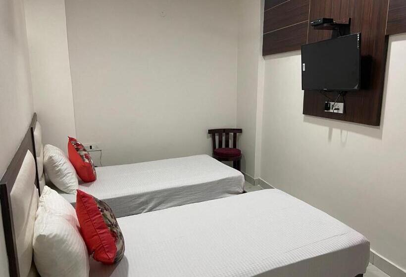 スタンダードルーム, California Heights