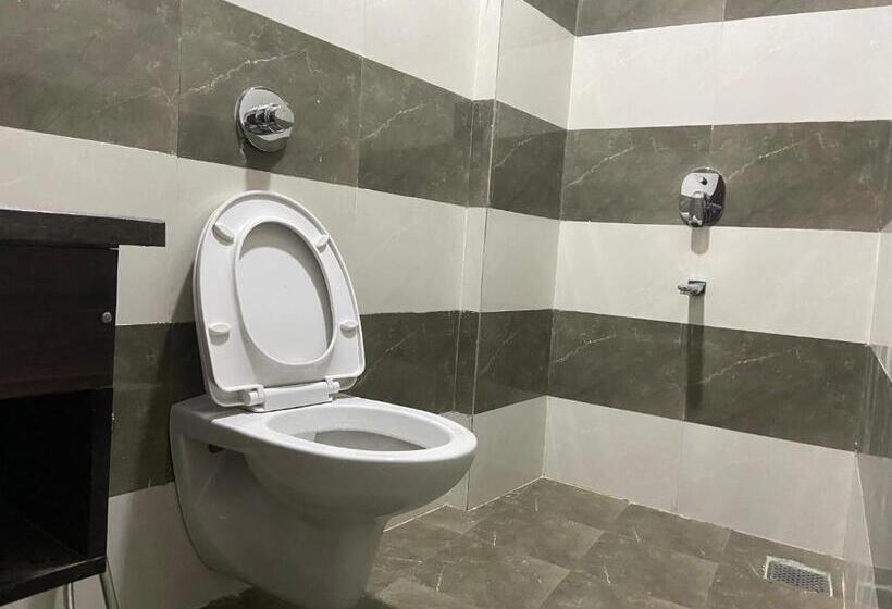 スタンダードルーム, California Heights