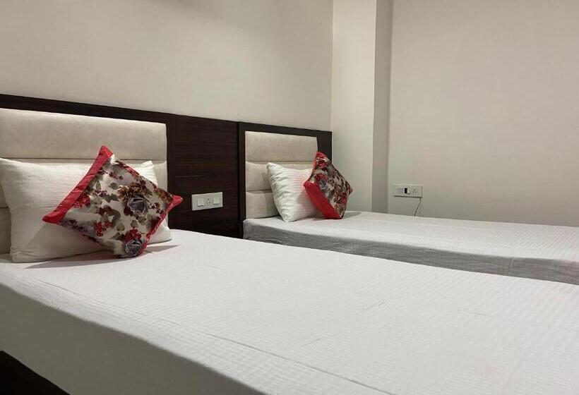 スタンダードルーム, California Heights