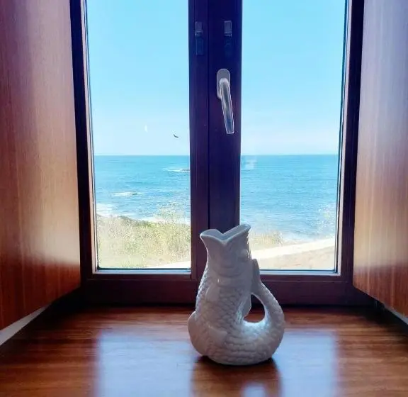 デラックスルーム, Faro Lariño
