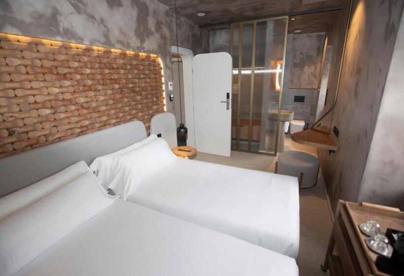 חדר סטנדרט, Faro Lariño