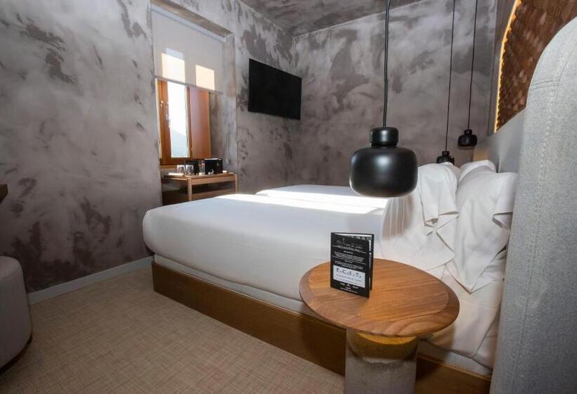 חדר סטנדרט, Faro Lariño