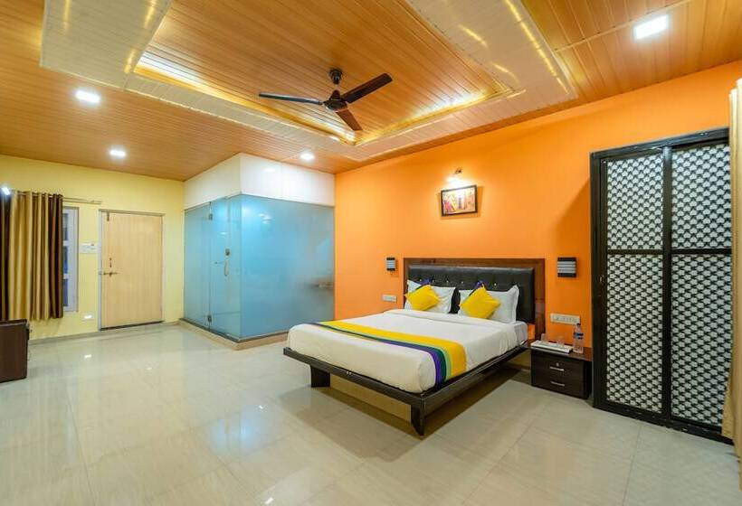 Superior Rum, Itsy Hotels Sun N Shade