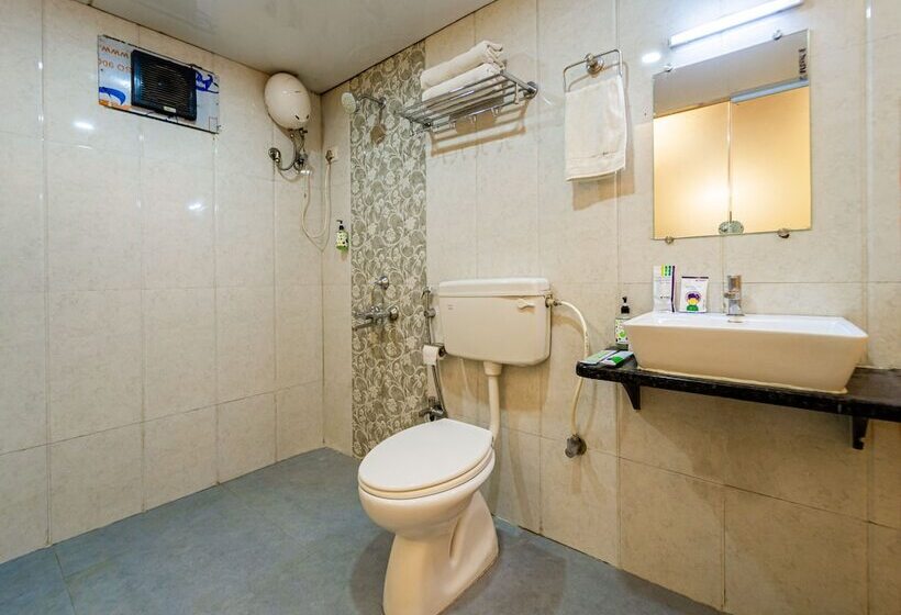 Superior Rum, Itsy Hotels Sun N Shade