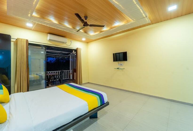 Superior Rum, Itsy Hotels Sun N Shade