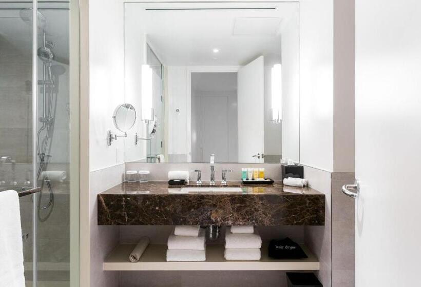 클래식 룸 킹 침대, Sutton Place Hotel Toronto