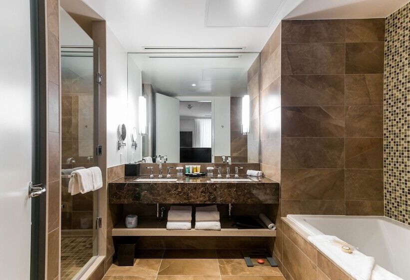 디럭스 룸, Sutton Place Hotel Toronto