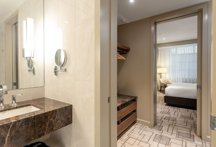 로얄 스위트, Sutton Place Hotel Toronto