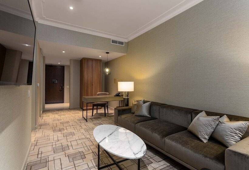 로얄 스위트, Sutton Place Hotel Toronto