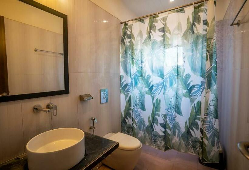 חדר דלוקס, New Panchratna