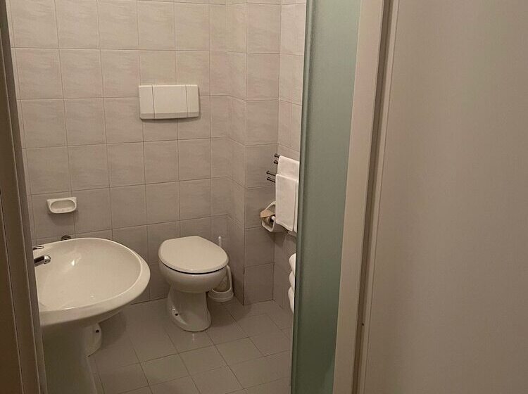 トリプルクラシックルーム, Stazione Del Sole