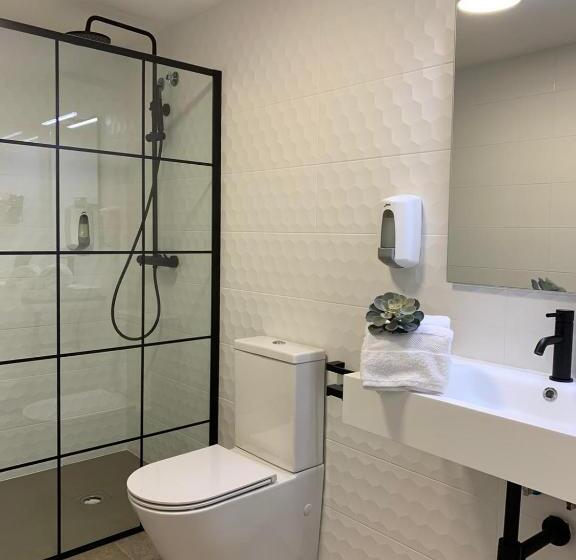 غرفة قياسية ثلاثية, Hostal Comfort Suites