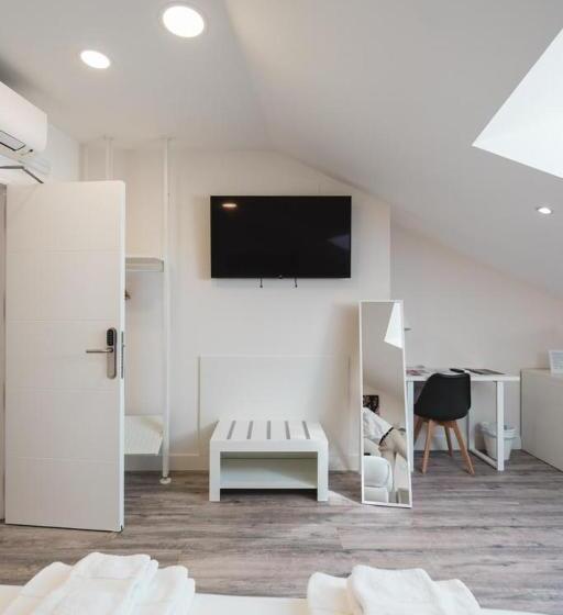 Номер Стандарт Индивидуальный, Hostal Comfort Suites