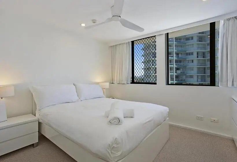 オーシャンビューの２ベッドルームデラックスアパート, Aries Holiday Apartments