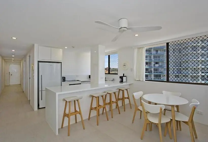 オーシャンビューの２ベッドルームデラックスアパート, Aries Holiday Apartments