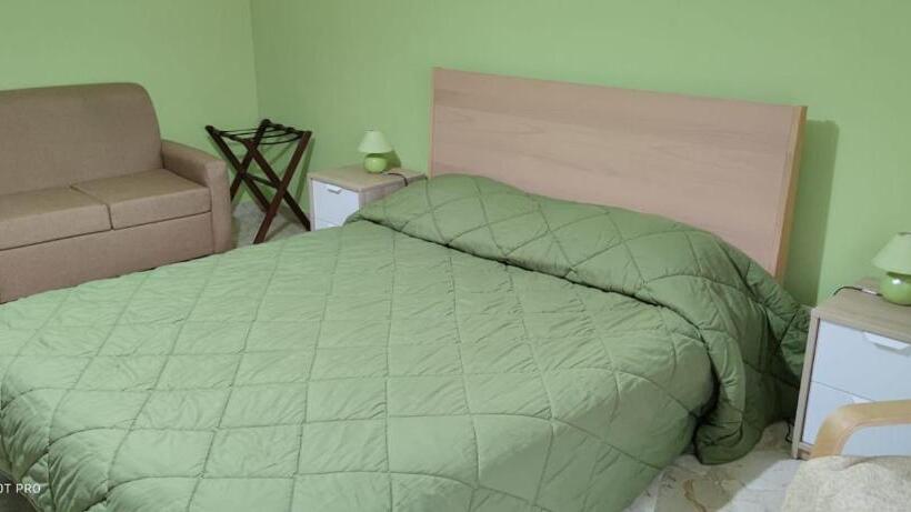 标准四人间共用浴室, Magione Apartment&rooms