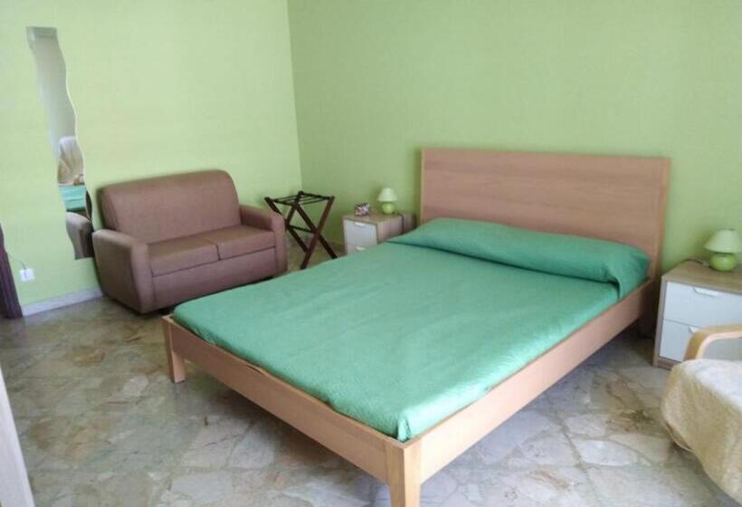 标准四人间共用浴室, Magione Apartment&rooms