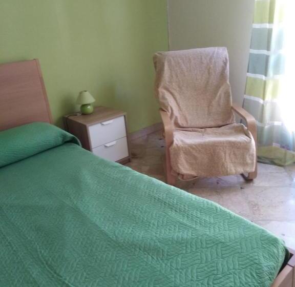 标准四人间共用浴室, Magione Apartment&rooms