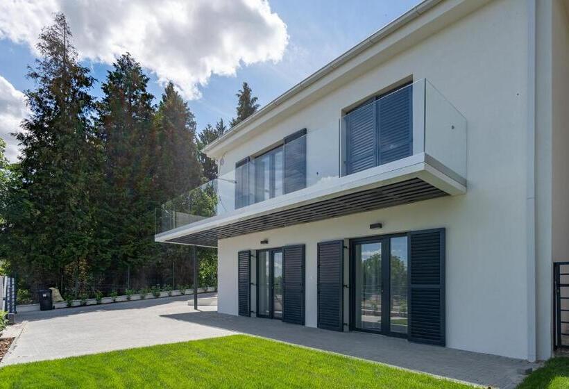 家庭套房, Rózsabors Hévíz