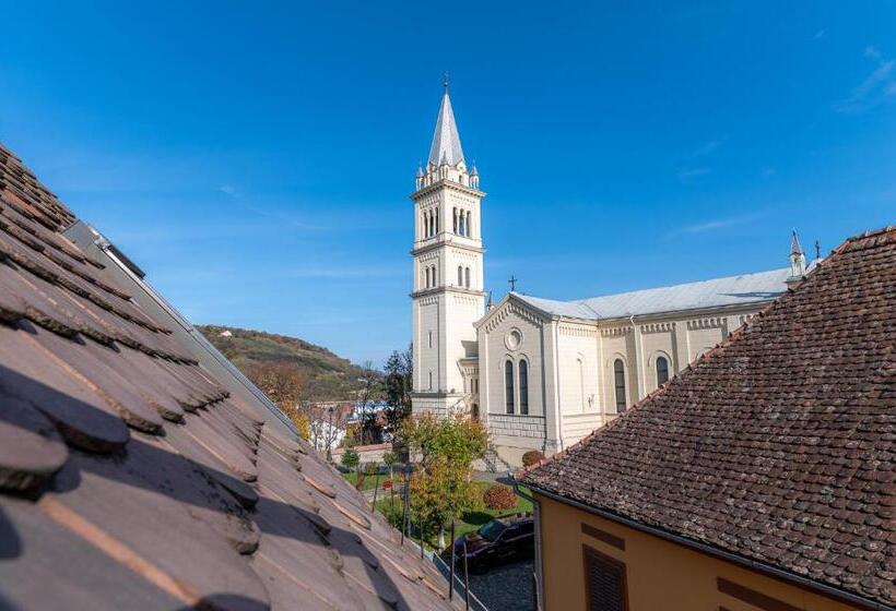 Habitaci�n Est�ndar Abuhardillada, Boutique Hotel Von Graf