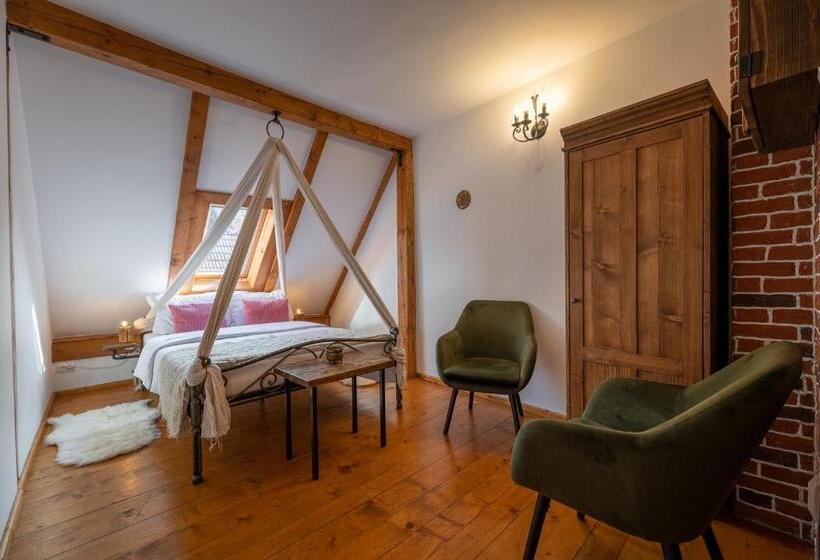 Habitaci�n Est�ndar Abuhardillada, Boutique Hotel Von Graf