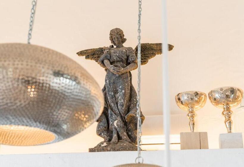 Люкс Вид на Город, Colégio Charm House