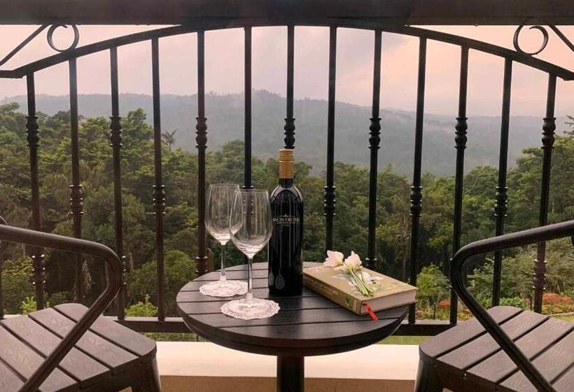 غرفة ديلوكس مزودة بشرفة, Montrose Golf Resort & Spa