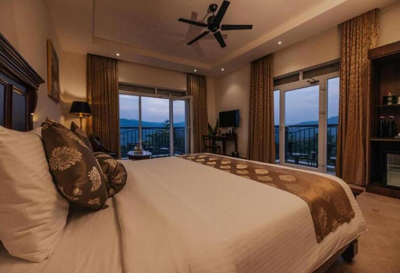 غرفة ديلوكس مزودة بشرفة, Montrose Golf Resort & Spa